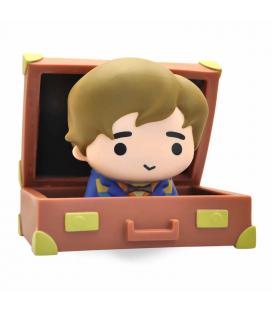 Figura hucha sd toys animales fantasticos y donde encontrarlos newt scamander en maleta chibi - Imagen 1