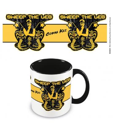 Taza pyramid karate kid cobra kai sweep the leg negro - Imagen 1