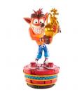 First 4 figures standard estatua 52 cm crash team racing nitro - fueled crash (winner)