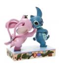 Figura enesco disney lilo & stitch stitch y angel con muérdago