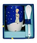 Taza con cuchara enesco el principito bajo el cielo estrellado